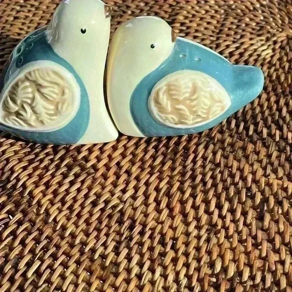 Vintage and newer salt and pepper shakers a lot of four pair - Picture 10 of 10